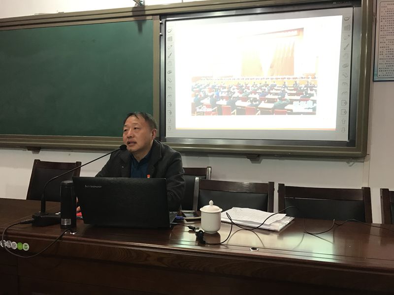 党校副校长陈文军作宣讲.jpg